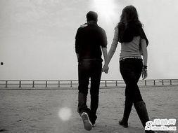 晚上的牵手的生活照,牵手漫步的浪漫时光